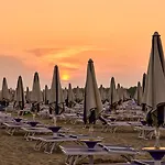 Lovely Flat Close To The Beach-beahost *