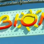 Apartment Lovely Flat Close To The Beach-beahost
