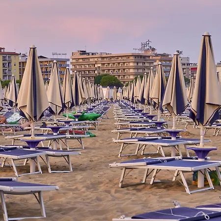 Lovely Flat 80 M From The - Beahost Bibione